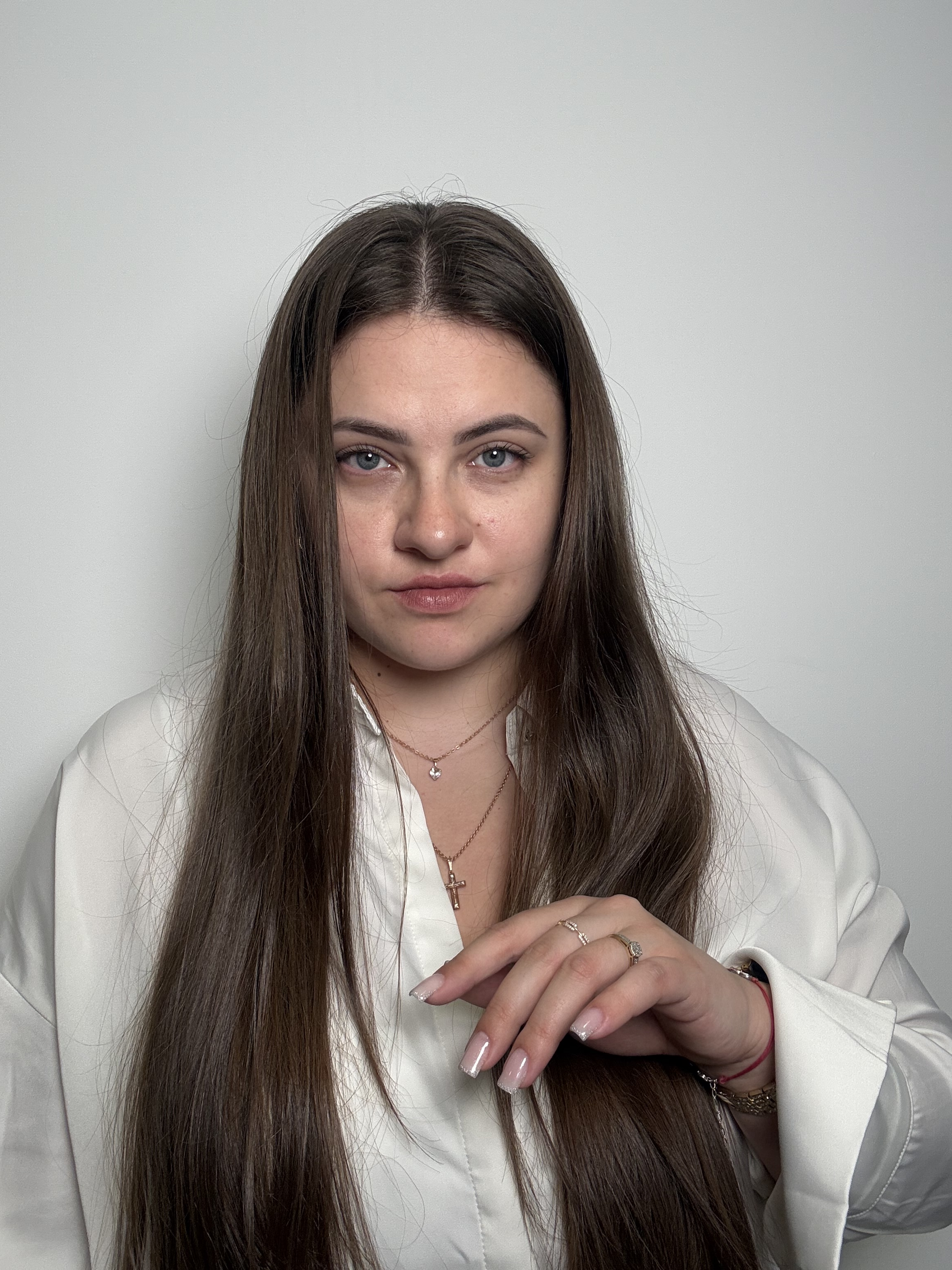 Julia — stylistka paznokci w Atelier Urody Wioletty Zychowicz